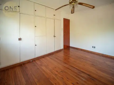 Casa con parque y pileta en venta - City Bell, Camino Centenario y 464