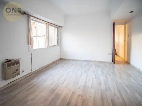 Casa 6 ambientes con 2 baños