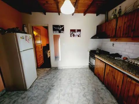Casa en Venta con 3 cocheras