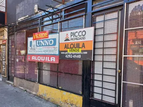 EXCELENTE LOCAL A UNA CUADRA DE LA ESTACION!!!