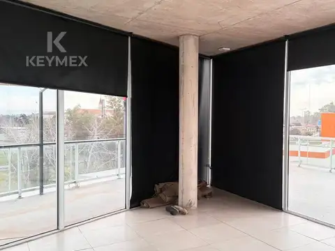 Oficina en Alquiler con 5 cocheras