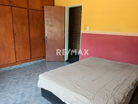 CASA EN VENTA EN CIPOLLETTI- B° PARQUE 12 DE SEPT.