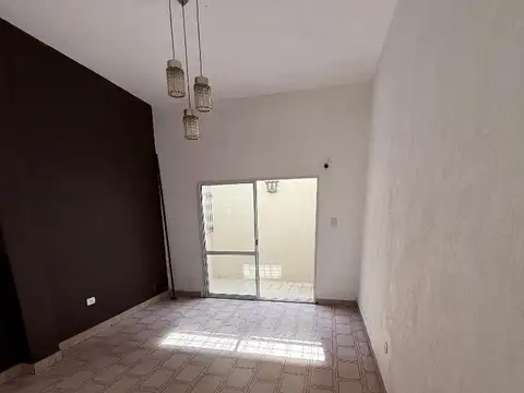 PH 2 amb, planta baja, gran living, patio con parrilla, patio con lavadero, sin expensas- Proximo plaza Arenales.