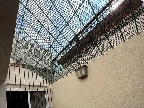 PH 2 amb, planta baja, gran living, patio con parrilla, patio con lavadero, sin expensas- Proximo plaza Arenales.