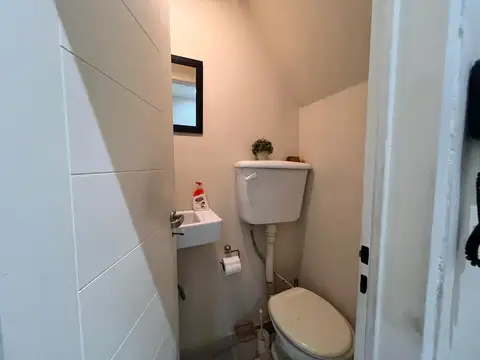 Casa 5 ambientes con 1 baño