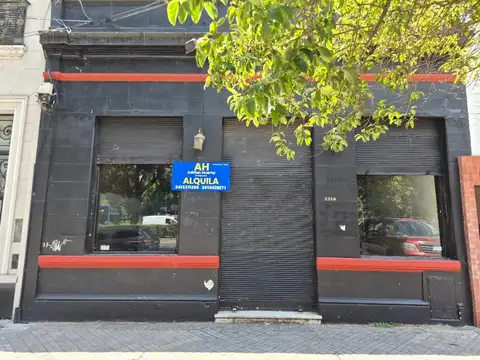 LOCAL VIDRIADO SOBRE AV PELLEGRINI