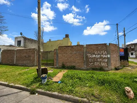 Terreno en Venta en Villa Luzuriaga, USD 75.000