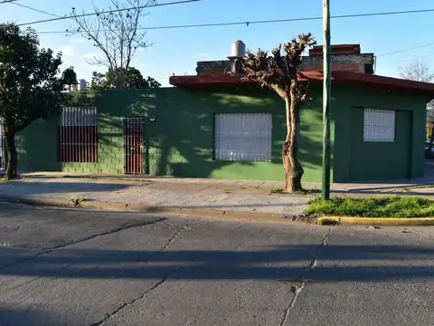Casa en alquiler Ituzaingo dos dormitorios.