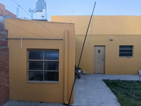Depto Tipo Casa 4 ambientes con 2 baños