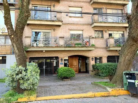 Departamento en San Isidro 2 amb con cochera descubierta Y BALCON