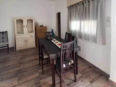 Alexander Fleming 2800, Piso pb