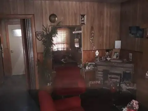 Casa tres dormitorios venta Castelar