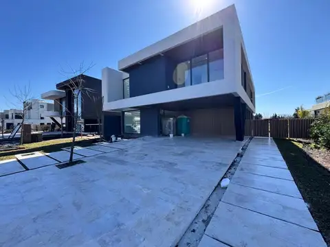 Casa  en Venta en El Yacht, Nordelta, Tigre