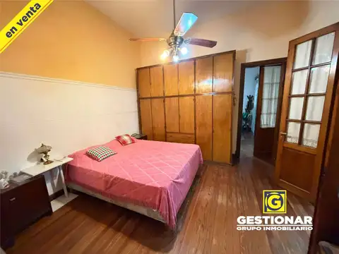 Departamento tipo casa en venta en Valentin Alsina