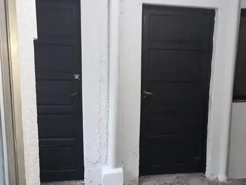 Casa de 4 amb., a 2 cuadras de Av. Belgrano y en una sola pl