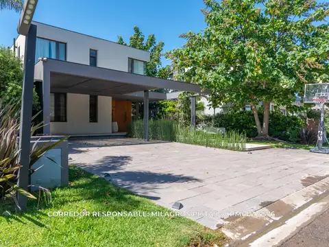 Casa en Venta de 4 dormitorios
