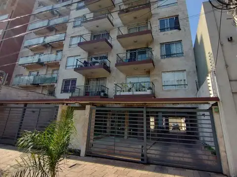 DTO 2 AMBIENTES CON COCHERA CUBIERTA