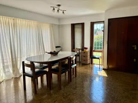 Venta casa y lote contiguo Pinamar cerca del mar