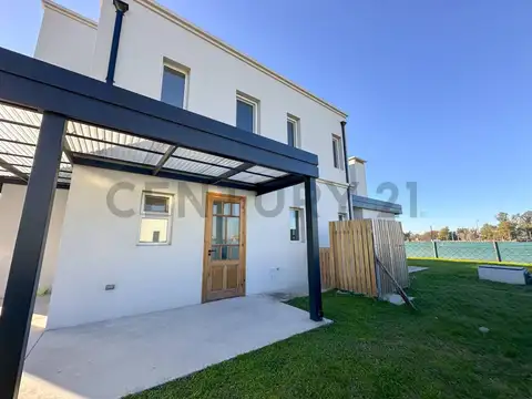 Casa 5 ambientes con 3 baños