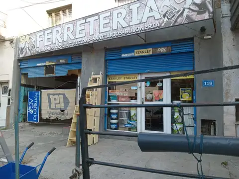 se venden 2 locales juntos apto edificio