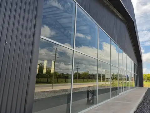 VENTA DEPOSITO / NAVE INDUSTRIAL 3600 M CAPITAN BERMUDEZ