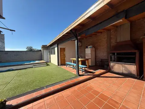 Depto Tipo Casa en Venta de 4 dormitorios