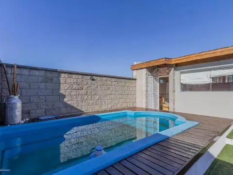 Depto Tipo Casa en Venta de 4 dormitorios