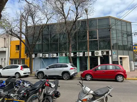 Local en Bv. Roca