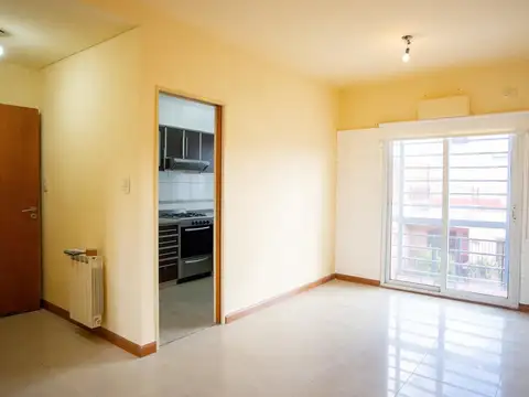 Venta departamento 2 ambientes con terraza en Ramos Mejía.