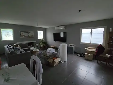 Casa en Venta con 4 cocheras
