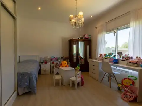 Casa en Venta en Carlos Keen, USD 280.000