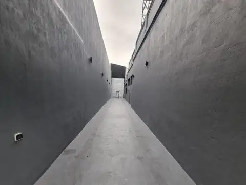 Galpon en Venta en Villa Luro, USD 330.000