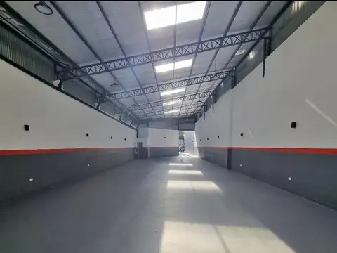 Villa Luro - Galpón en venta 