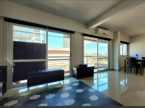 VENTA DPTO DUPLEX DE CATEGORIA 4 AMB EN FLORES