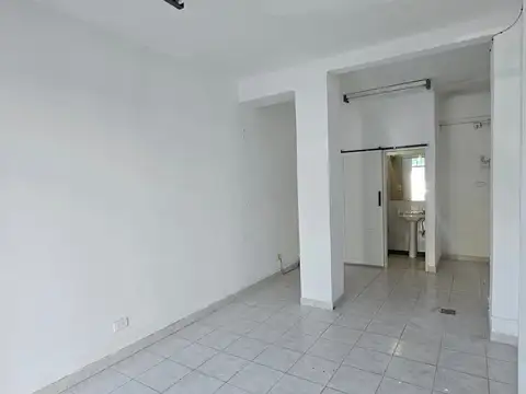 Local en Alquiler en Villa Urquiza, $ 850.000