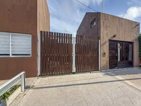 ALQUILER Casa duplex 3 ambientes Faro con cochera