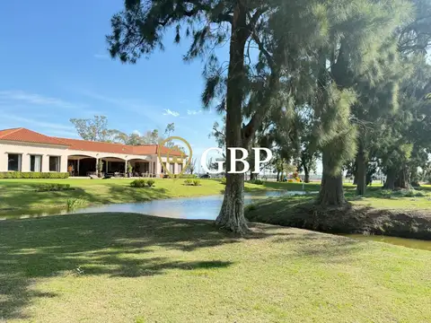 Lote a la laguna en venta en Canning Barrio San Lucas
