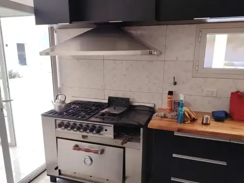 Casa en Venta en General Roca, USD 290.000