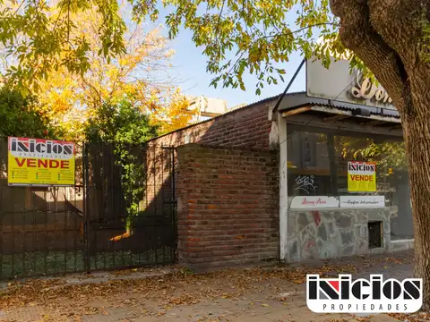 Local Mas Vivienda: Carreras N° 170 E/ Marano Y Espora - Mar De Ajó - C953