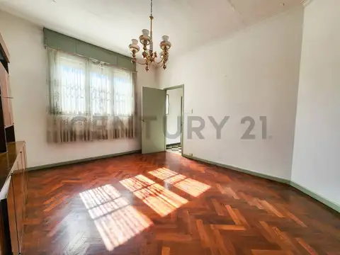 VENTA CASA DE 3 AMBIENTES | LOCAL COMERCIAL | TERRAZA | QUINCHO | COCHERA | PATIO