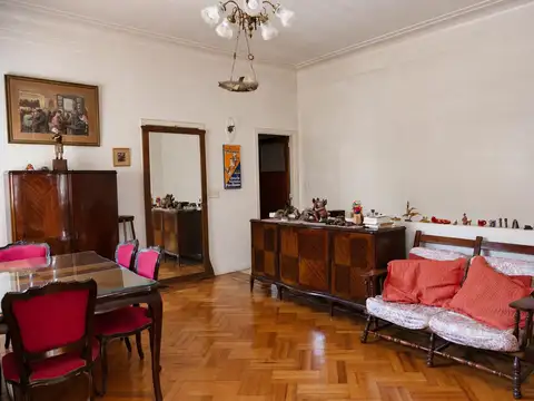PH en Boedo con entrada independiente, terraza y parrilla.