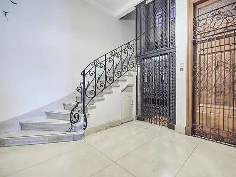 Libertador y Callao - Edificio de categoría - dos dormitorios - Recoleta - apto profesional