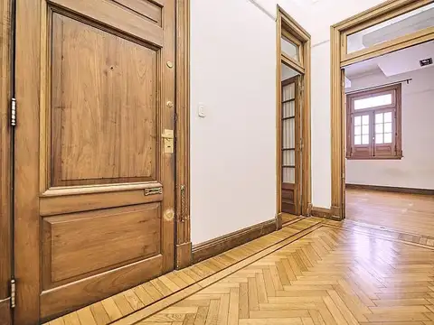 Del Libertador Av. al 900