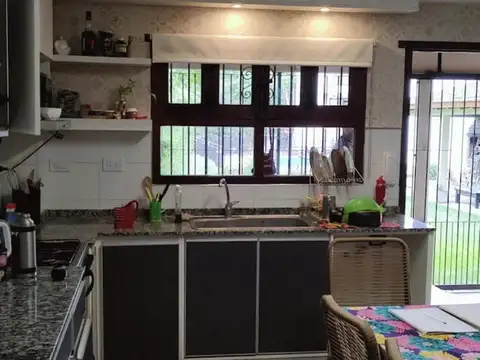 Quinta en Venta en Villa Gobernador Udaondo, USD 240.000