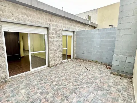 Depto Tipo Casa en Alquiler en Valentin Alsina, $ 750.000