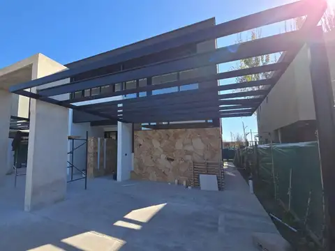 Depto Tipo Casa en Alquiler de 5 ambientes