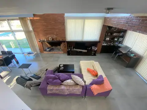 Casa 6 ambientes con 3 baños