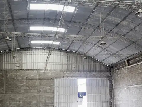 Galpon en Alquiler en Barrio Santa Ana II, $ 2.800.000