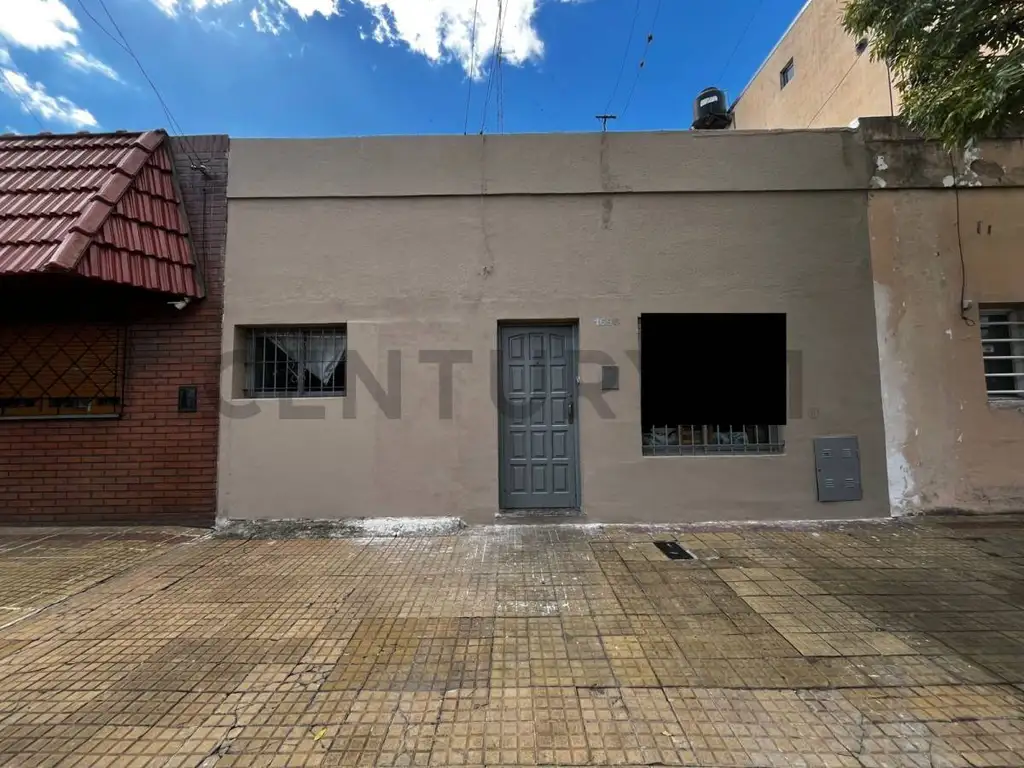 28 e/ Av.66 y 67 , Piso 0
