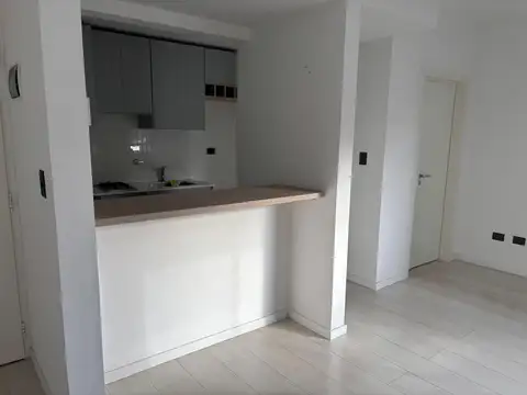 EXCELENTE MONO AMBIENTE CON BALCÓN Y AMENITIES 
